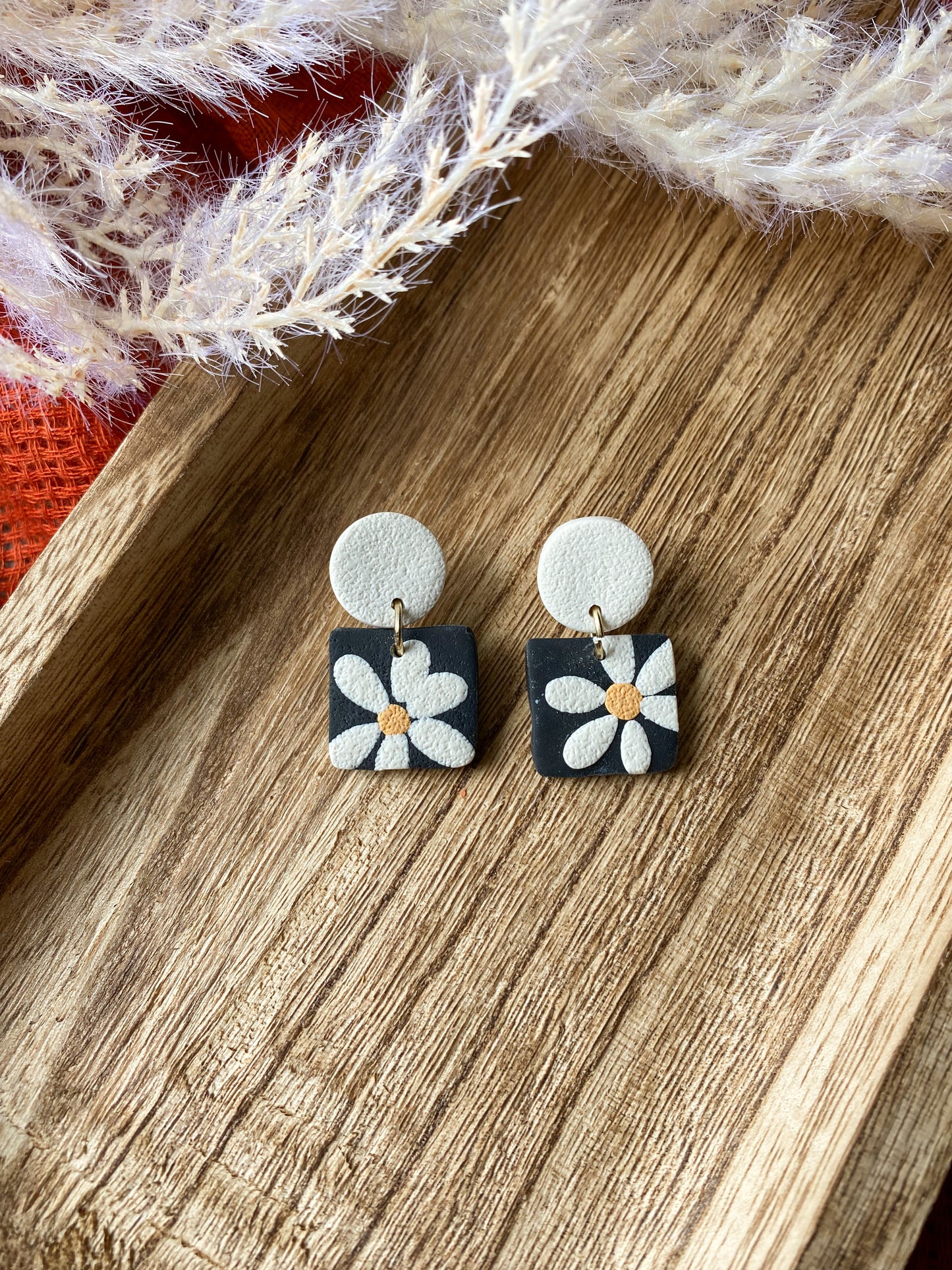 Mel || Daisies